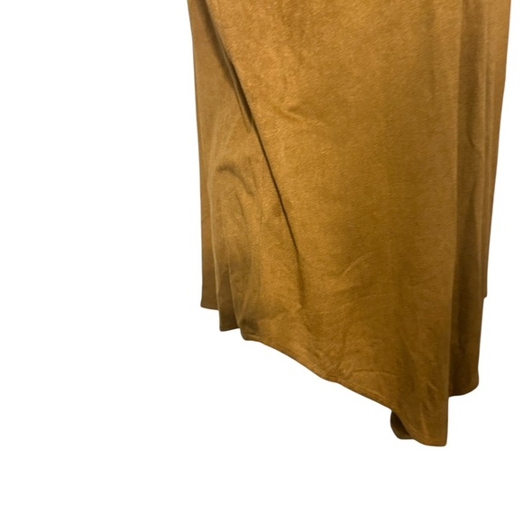 Women’s Soulmates faux suede open sleeveless draped vest/cardigan in a caramel - Picture 6 of 9